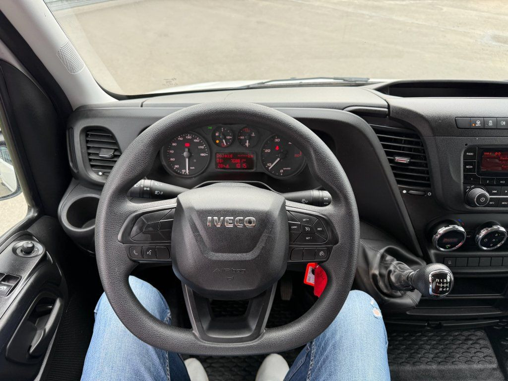 Furgoneta caja cerrada Iveco 35C16 Daily 3,0l: foto 14