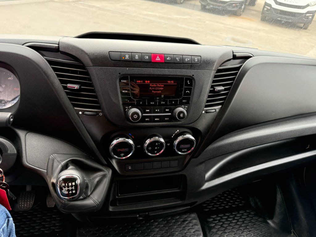 Furgoneta caja cerrada Iveco 35C16 Daily 3,0l: foto 16