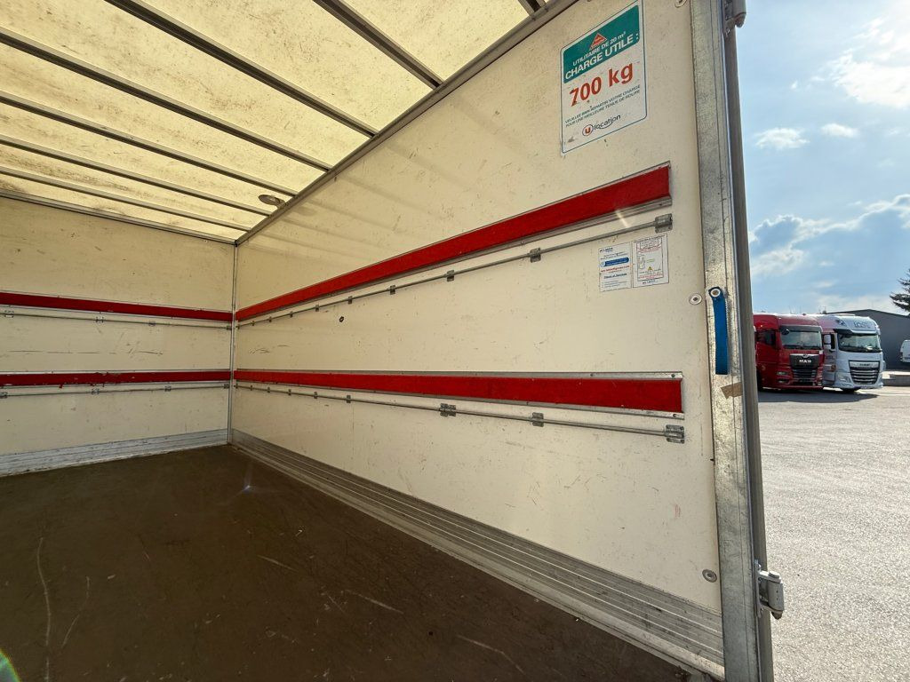 Furgoneta caja cerrada Iveco 35C16 Daily: foto 19