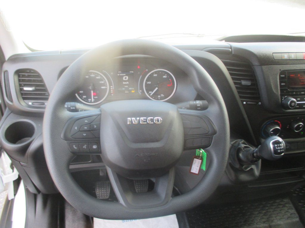 Furgoneta caja cerrada Iveco Daily 35C16: foto 16