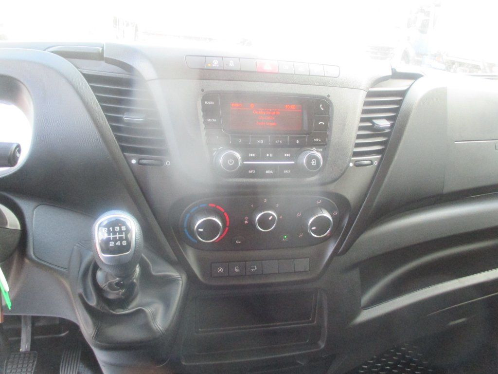 Furgoneta caja cerrada Iveco Daily 35C16: foto 19