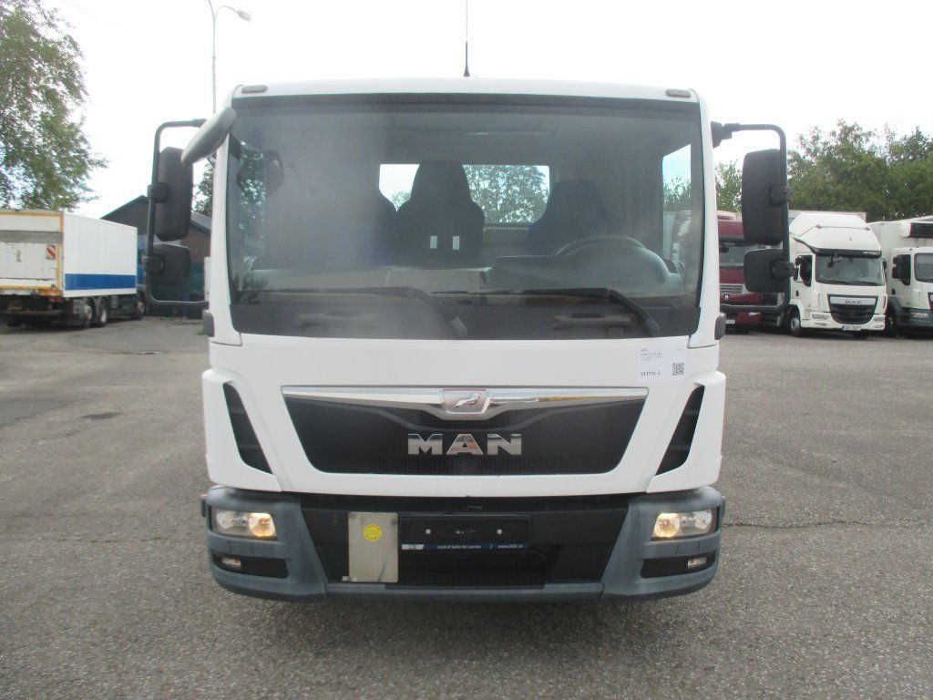 MAN TGL 12.180 4x2 MAN TGL 12.180 4x2 - Camión multibasculante: foto 2 MAN TGL 12.180 4x2 MAN TGL 12.180 4x2 - Camión multibasculante: foto 2