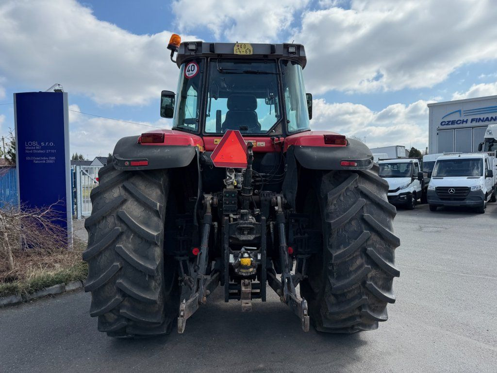 Massey Ferguson MF8260 - Tractor: foto 5 Massey Ferguson MF8260 - Tractor: foto 5
