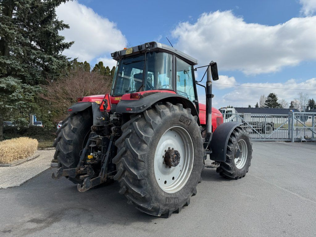 Massey Ferguson MF8260 - Tractor: foto 4 Massey Ferguson MF8260 - Tractor: foto 4