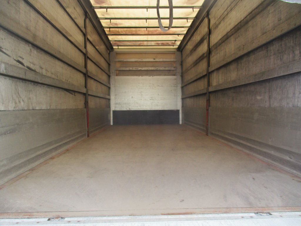 Renault D 16 - Camión caja abierta: foto 4 Renault D 16 - Camión caja abierta: foto 4