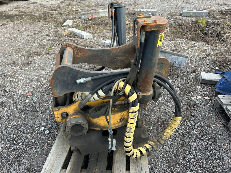 Engcon EC20B-S70 - Implemento para Maquinaria de construcción: foto 1 Engcon EC20B-S70 - Implemento para Maquinaria de construcción: foto 1