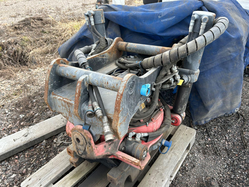 ROTOTILT R8 S70 - Implemento para Maquinaria de construcción: foto 4 ROTOTILT R8 S70 - Implemento para Maquinaria de construcción: foto 4