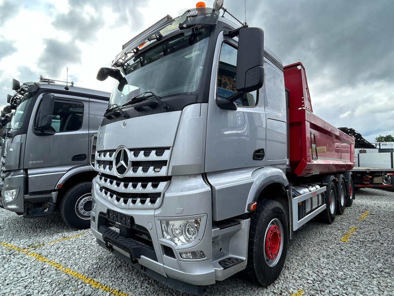 Mercedes-Benz Arocs 3253 | TULOSSA - Camión volquete: foto 1 Mercedes-Benz Arocs 3253 | TULOSSA - Camión volquete: foto 1