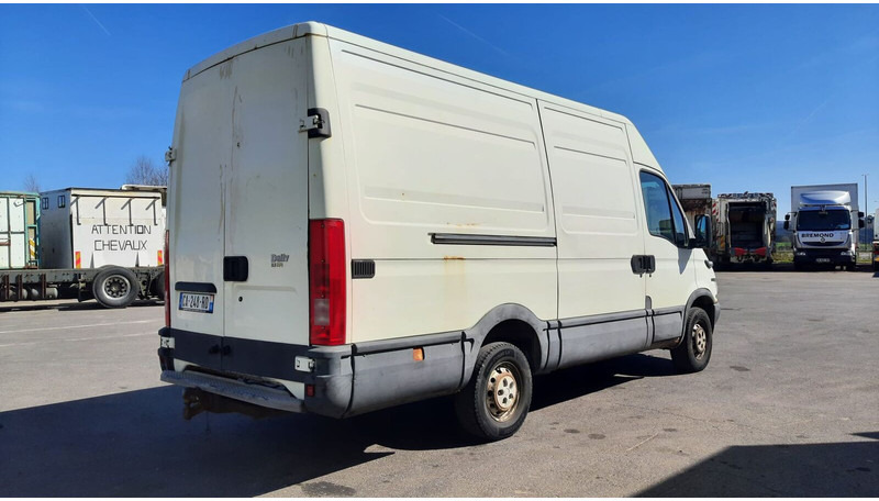 Iveco Daily 35S12 - Furgón: foto 3 Iveco Daily 35S12 - Furgón: foto 3