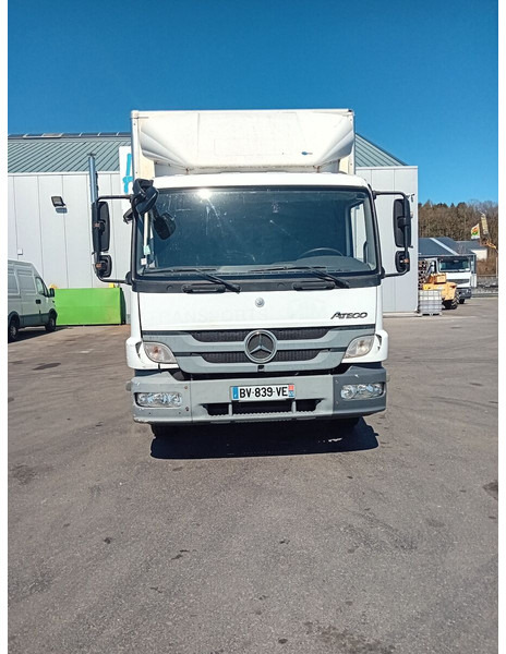 Mercedes-Benz Atego 1222 - Camión caja cerrada: foto 1 Mercedes-Benz Atego 1222 - Camión caja cerrada: foto 1