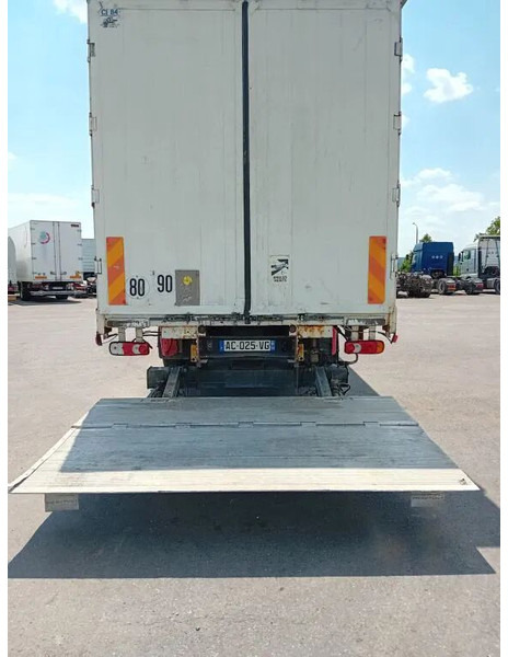 Renault Midlum 280 dxi - manual gearbox / steel suspension lames - Camión lona: foto 4 Renault Midlum 280 dxi - manual gearbox / steel suspension lames - Camión lona: foto 4