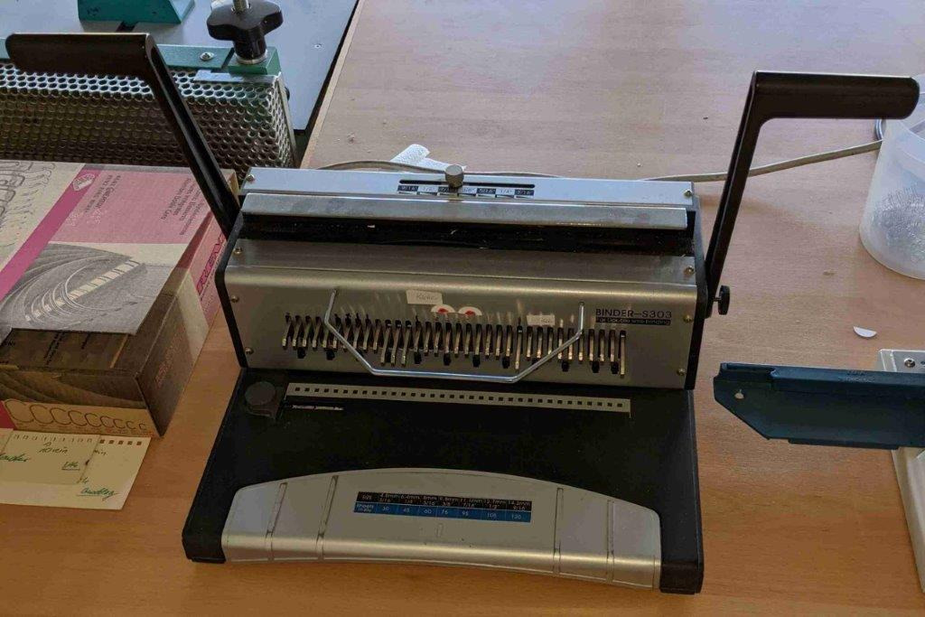 Wire-O Binder S-303 - Encuadernadora: foto 1 Wire-O Binder S-303 - Encuadernadora: foto 1