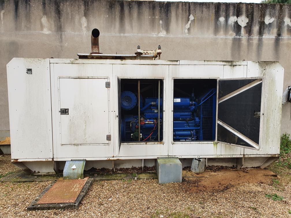 330 kVa Fg Wilson Perkins 2006 TWG2 - Generador industriale: foto 2 330 kVa Fg Wilson Perkins 2006 TWG2 - Generador industriale: foto 2