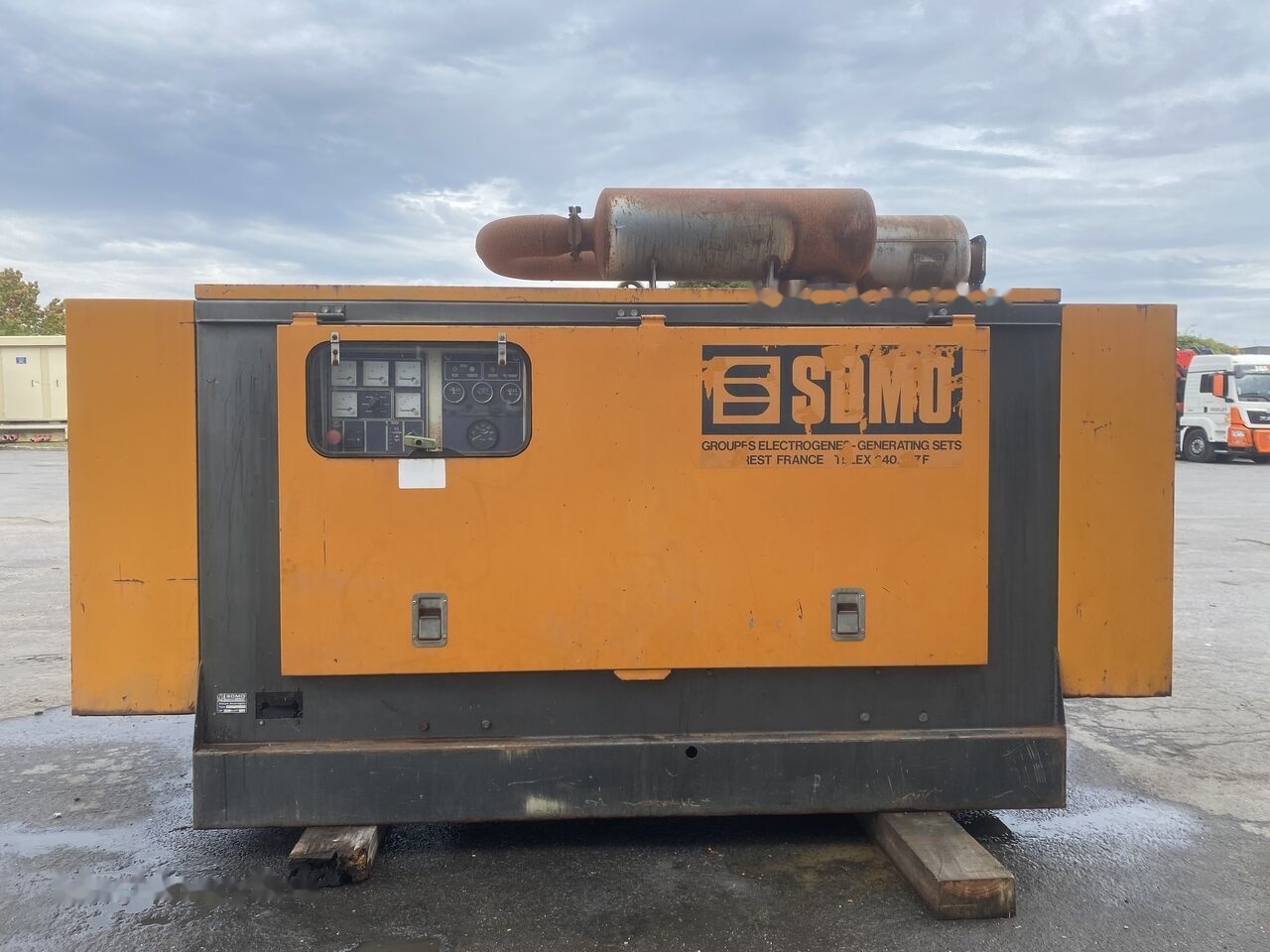 SDMO 100 kVa Cummins 6BT5.9 - Generador industriale: foto 1 SDMO 100 kVa Cummins 6BT5.9 - Generador industriale: foto 1