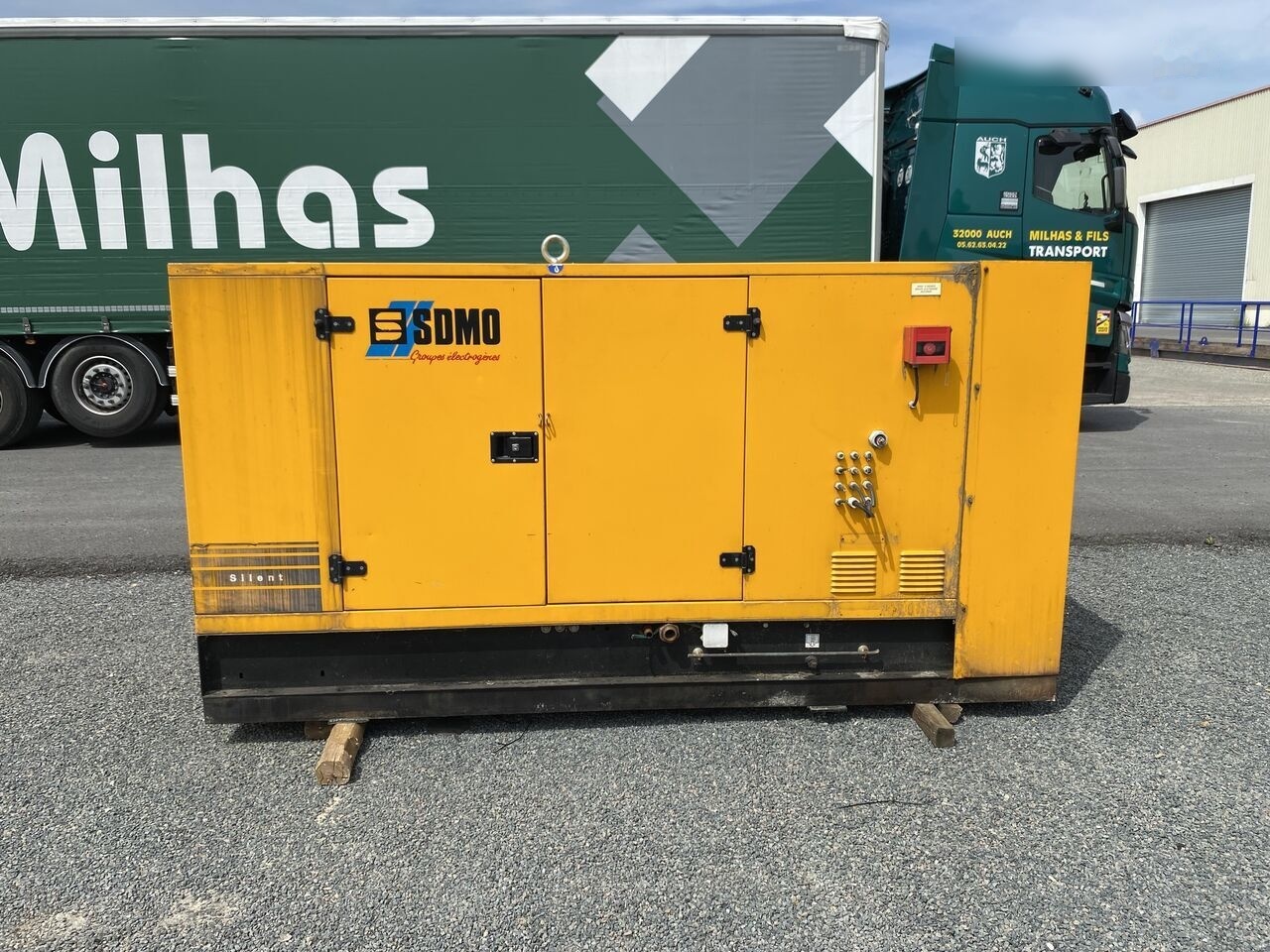 SDMO 80 kVa John Deere - Generador industriale: foto 1 SDMO 80 kVa John Deere - Generador industriale: foto 1
