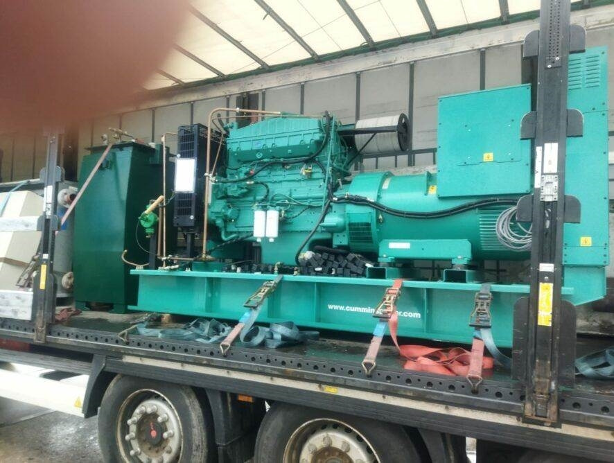Cummins Generator Cummins C440 D5 - Generador industriale: foto 1 Cummins Generator Cummins C440 D5 - Generador industriale: foto 1