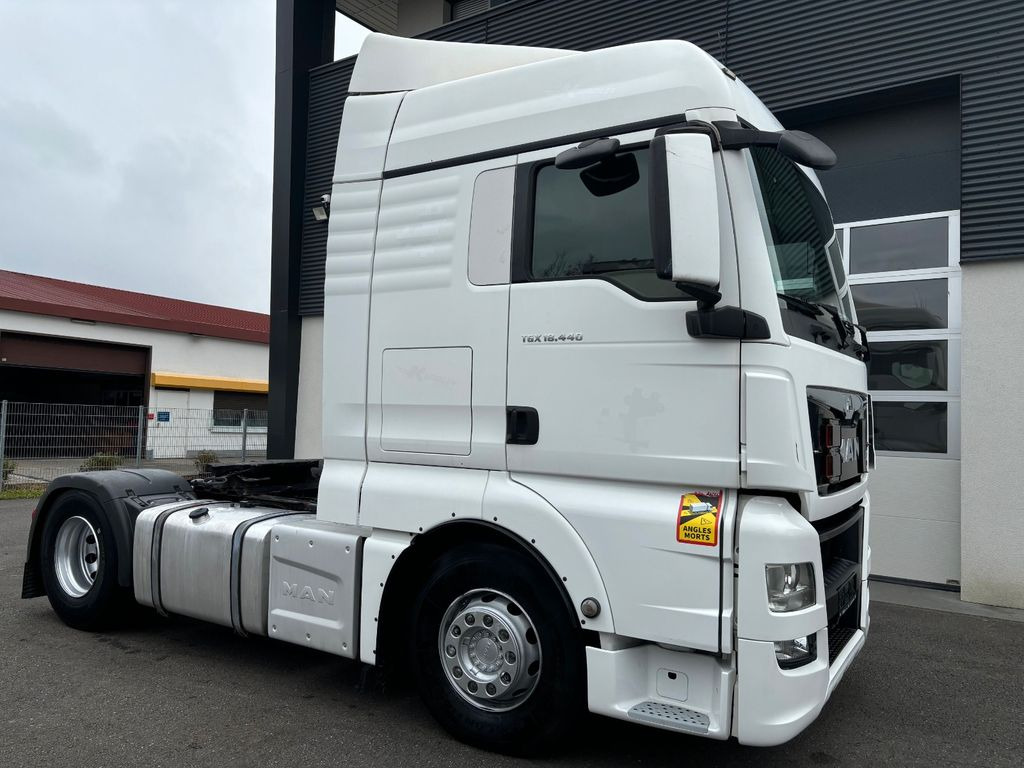 Cabeza tractora MAN TGX 18.440 480 Retarder/NAVI/2 Tanks/Standheiz MAN TGX 18.440 480 Retarder/NAVI/2 Tanks/Standheiz: foto 10