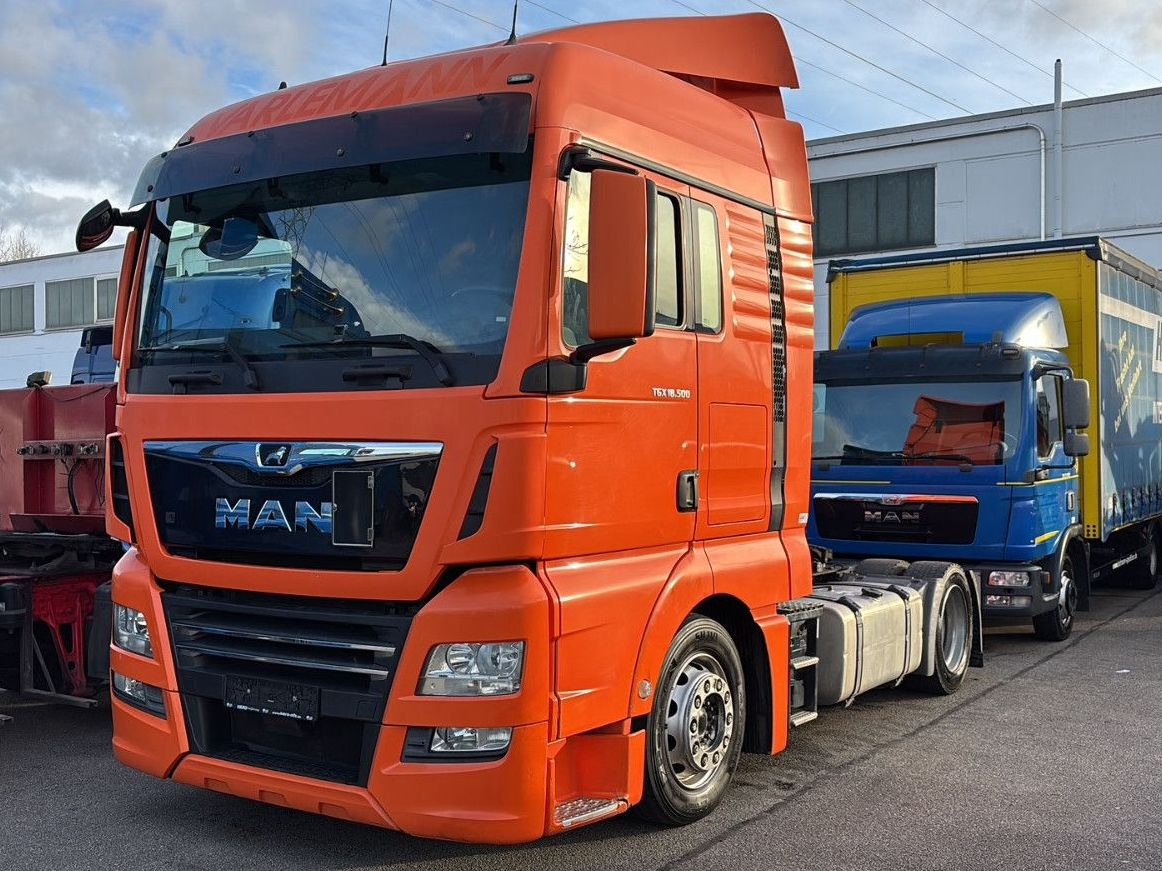 MAN TGX 18.500 XXL HUBSATTELLKUPLUNG - Cabeza tractora: foto 1 MAN TGX 18.500 XXL HUBSATTELLKUPLUNG - Cabeza tractora: foto 1