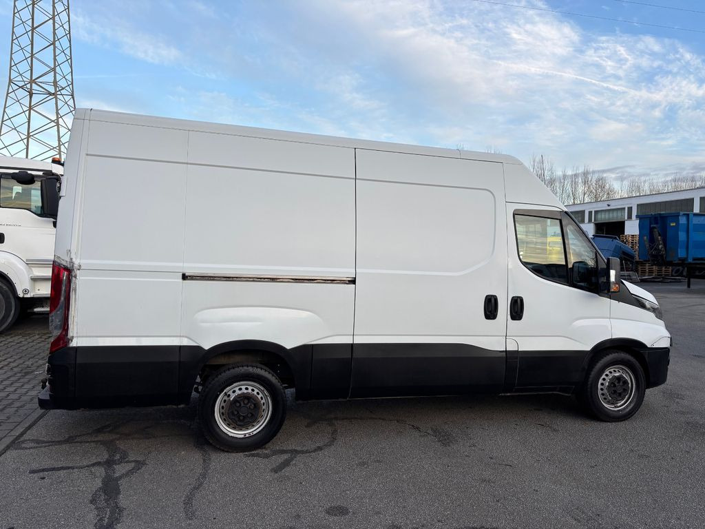 Iveco Daily 35S130 Klima - Furgón: foto 4 Iveco Daily 35S130 Klima - Furgón: foto 4