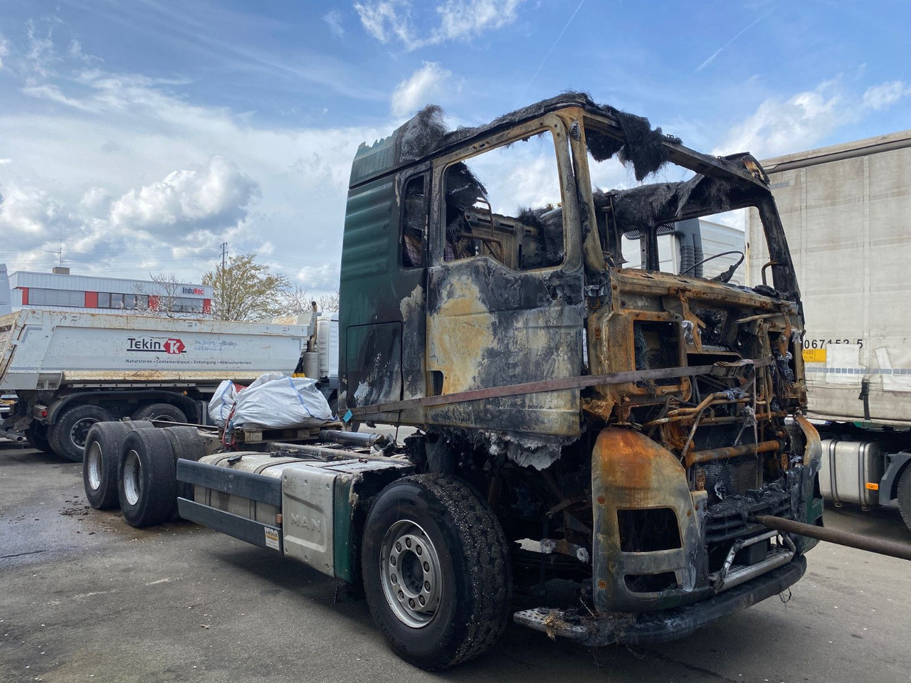 MAN TGX 26.580 Verbrannt 6x4 - Camión chasis: foto 1 MAN TGX 26.580 Verbrannt 6x4 - Camión chasis: foto 1