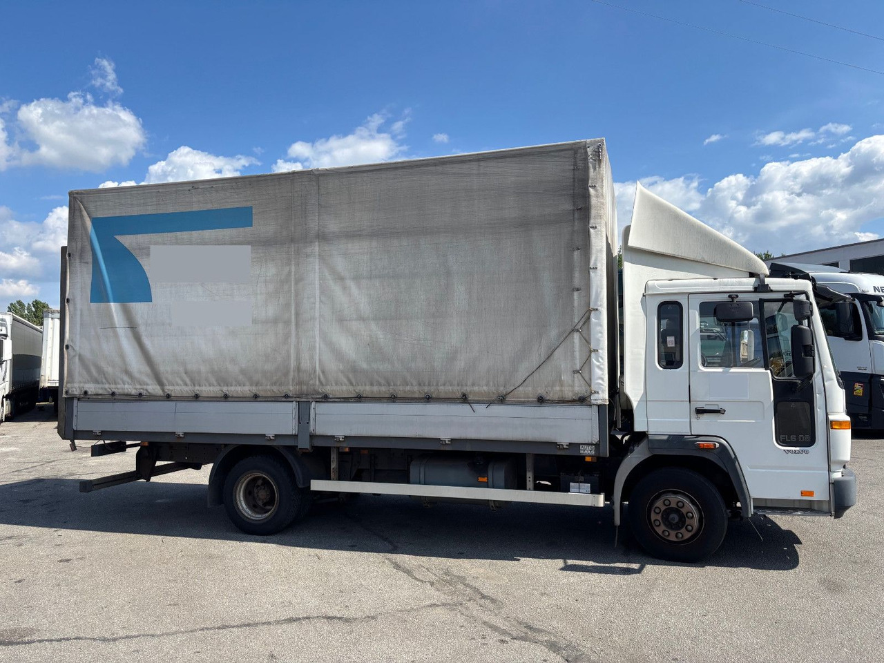 Volvo FL6 Klima/Luftfederung - Furgoneta con lona: foto 3 Volvo FL6 Klima/Luftfederung - Furgoneta con lona: foto 3