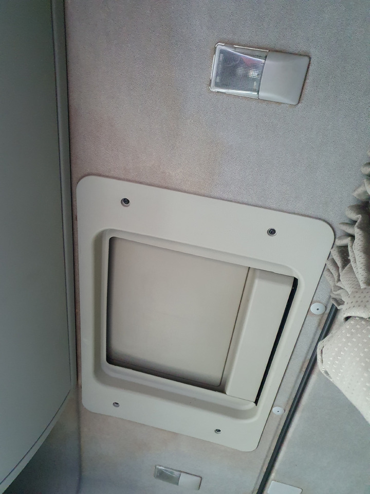 Cabeza tractora RENAULT PREMIUM  AUTOMAT KLIMA WEBASTO ALU FELGI   EURO5 [ Copy ]: foto 16