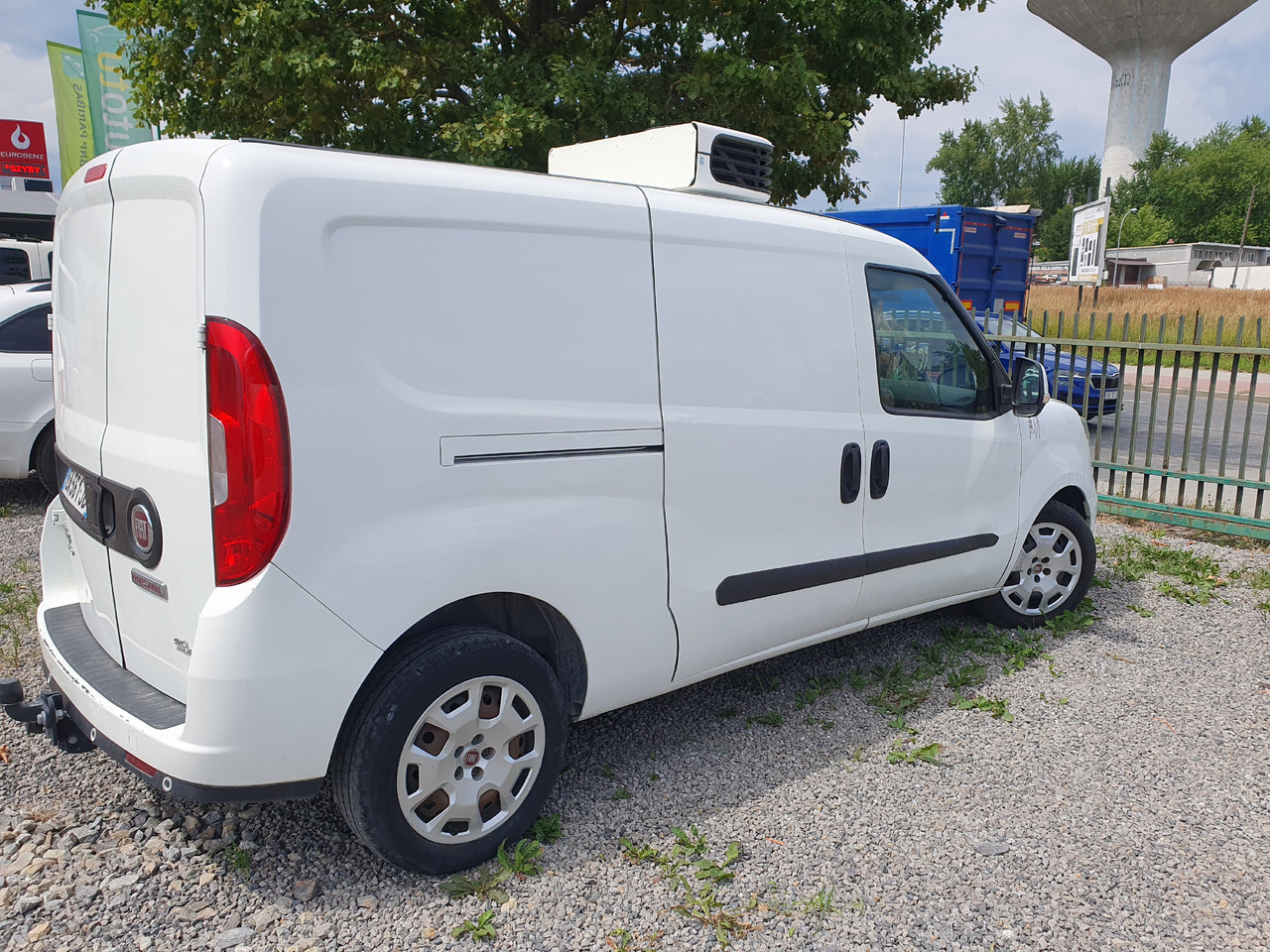 FIAT DOBLO 1.6 LONG CHLODNIA carrier +230v KLIMA EURO6 - Furgoneta frigorifica: foto 3 FIAT DOBLO 1.6 LONG CHLODNIA carrier +230v KLIMA EURO6 - Furgoneta frigorifica: foto 3