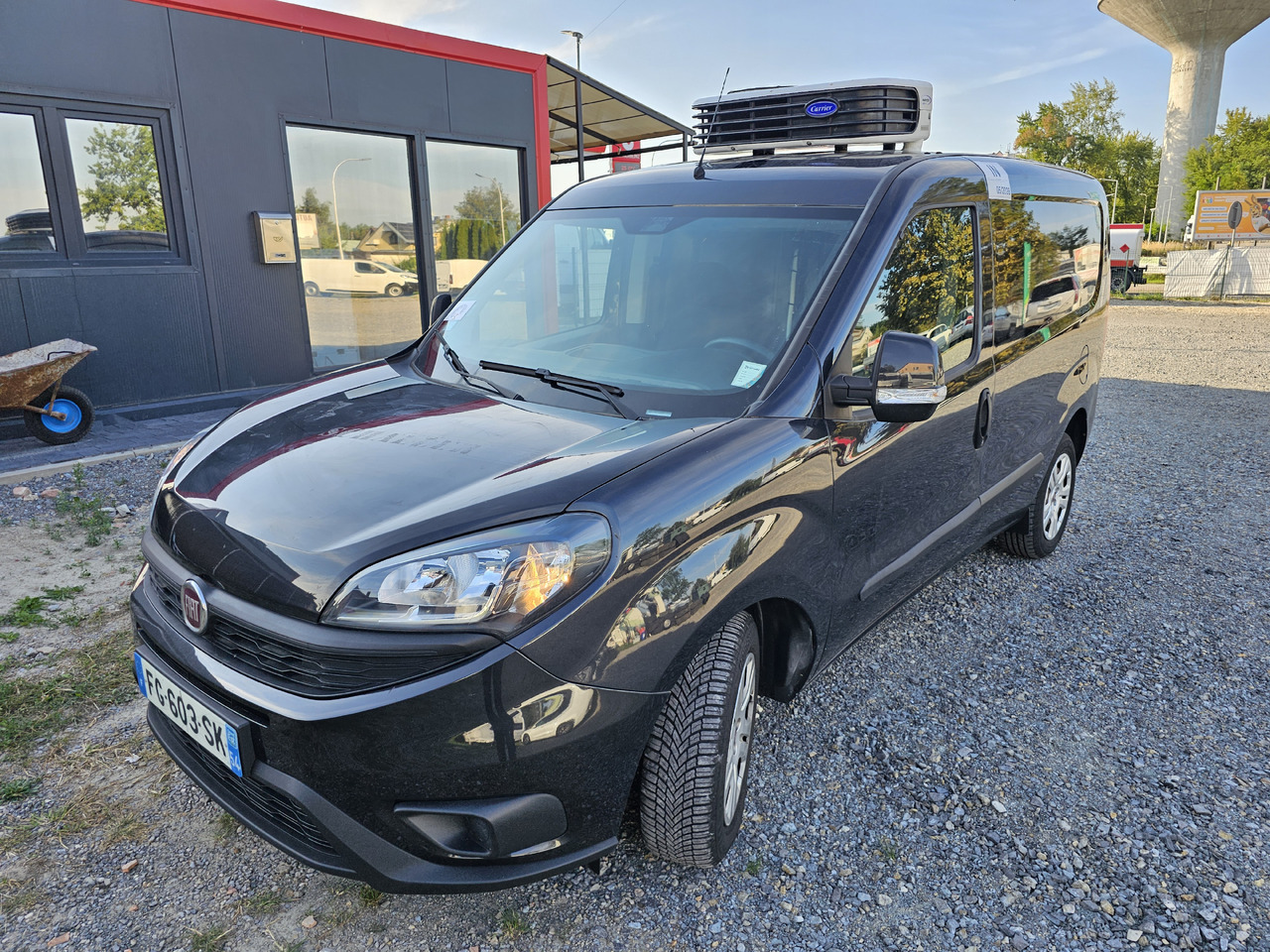 FIAT DOBLO CHLODNIA MROZNIA - 20C CARRIER KLIMA EURO6 - Furgoneta frigorifica: foto 2 FIAT DOBLO CHLODNIA MROZNIA - 20C CARRIER KLIMA EURO6 - Furgoneta frigorifica: foto 2