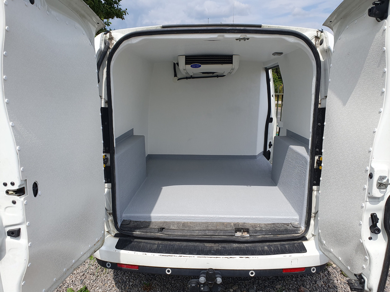 FIAT DOBLO LONG CHLODNIA carrier KLIMA EURO6 - Furgoneta frigorifica: foto 1 FIAT DOBLO LONG CHLODNIA carrier KLIMA EURO6 - Furgoneta frigorifica: foto 1