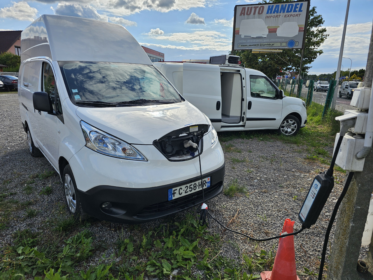 NISSAN E-NV200 ELEKTRYCZNY 40 KVh 250 km KLIMA KAMERA - Furgoneta pequeña, Furgoneta eléctrica: foto 2 NISSAN E-NV200 ELEKTRYCZNY 40 KVh 250 km KLIMA KAMERA - Furgoneta pequeña, Furgoneta eléctrica: foto 2