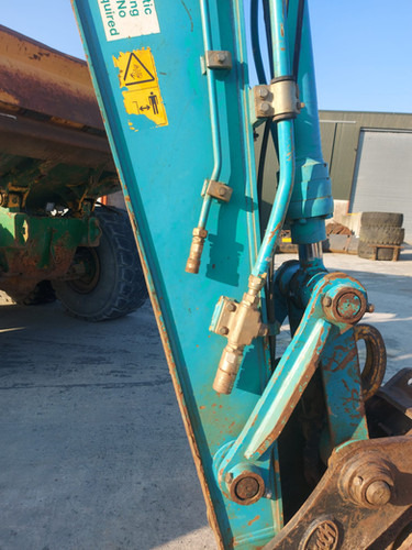 2017 Kobelco SK140SR LC-5 - Excavadora: foto 4 2017 Kobelco SK140SR LC-5 - Excavadora: foto 4