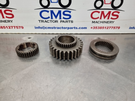 Case 1394, 1494, 1594 Transmission Dog Hub Gear Coupling K954305, K943644 - Transmisión: foto 2 Case 1394, 1494, 1594 Transmission Dog Hub Gear Coupling K954305, K943644 - Transmisión: foto 2