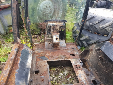 Case 5140, 5120, 5130, 5150 Cab Frame 241678a1, 1330957c3, 1340148c3 - Cabina: foto 4 Case 5140, 5120, 5130, 5150 Cab Frame 241678a1, 1330957c3, 1340148c3 - Cabina: foto 4
