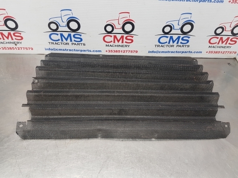 Case 856 Xl, 1056, 845, 956, Cab Front Grille 85642c2, 85642c2 - Parrilla: foto 3 Case 856 Xl, 1056, 845, 956, Cab Front Grille 85642c2, 85642c2 - Parrilla: foto 3