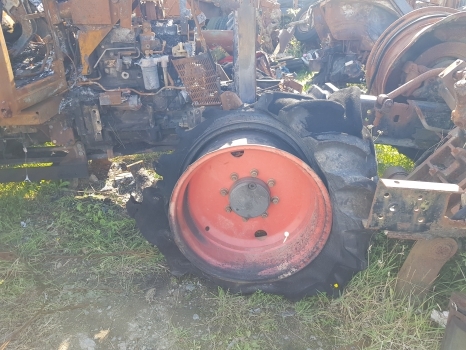 Claas Arion 420 A21 Front, Rear Axle, Engine, Transmission, Lift, Pto Parts - Motor: foto 2 Claas Arion 420 A21 Front, Rear Axle, Engine, Transmission, Lift, Pto Parts - Motor: foto 2