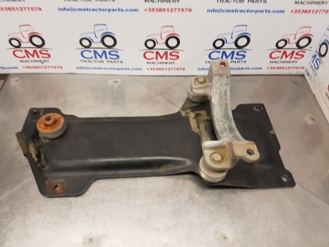 Claas Arion 640, 500, 600 Catalyst Filter Support 0011470820, 0011470480 - Silenciador/ Sistema de escape para Tractor: foto 2 Claas Arion 640, 500, 600 Catalyst Filter Support 0011470820, 0011470480 - Silenciador/ Sistema de escape para Tractor: foto 2