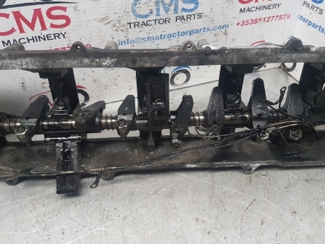 Claas Arion 640 Axion A09, A19, A30, A31 Engine Rocker Arm Housing 0011376510 - Motor y piezas para Tractor: foto 3 Claas Arion 640 Axion A09, A19, A30, A31 Engine Rocker Arm Housing 0011376510 - Motor y piezas para Tractor: foto 3