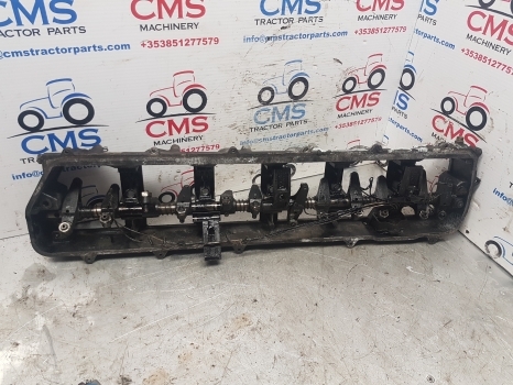 Claas Arion 640 Axion A09, A19, A30, A31 Engine Rocker Arm Housing 0011376510 - Motor y piezas para Tractor: foto 1 Claas Arion 640 Axion A09, A19, A30, A31 Engine Rocker Arm Housing 0011376510 - Motor y piezas para Tractor: foto 1