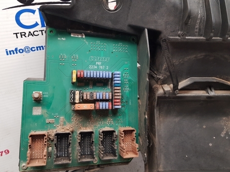 Claas Arion Axion Series Ecu, Fuse Box Kit 26134830, 22347672, 0026134830 - Fusible para Tractor: foto 4 Claas Arion Axion Series Ecu, Fuse Box Kit 26134830, 22347672, 0026134830 - Fusible para Tractor: foto 4