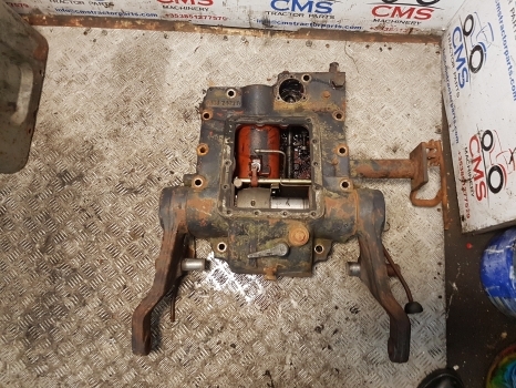 Deutz Dxbis110, 120, 85, 90 Hydraulic Lift Cover Assy 4337465r, 04331256 - Hidráulica para Tractor: foto 4 Deutz Dxbis110, 120, 85, 90 Hydraulic Lift Cover Assy 4337465r, 04331256 - Hidráulica para Tractor: foto 4