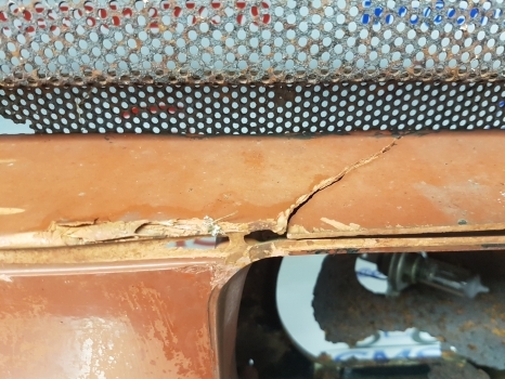 Fiat 110-90,, 90-90, 60-90, 130-90 Front Grille Panel 5132681, 5132244 - Parrilla para Tractor: foto 4 Fiat 110-90,, 90-90, 60-90, 130-90 Front Grille Panel 5132681, 5132244 - Parrilla para Tractor: foto 4