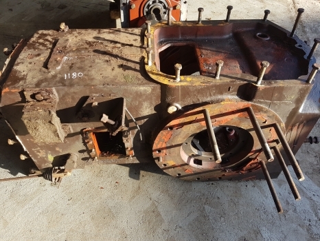 Fiat 1180 Rear Axle Central Case 5107674, 5107675 - Eje posterior para Tractor: foto 2 Fiat 1180 Rear Axle Central Case 5107674, 5107675 - Eje posterior para Tractor: foto 2