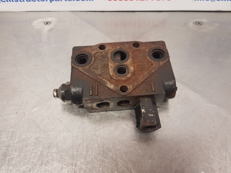 Fiat F110, F115, F120, F130, F140, Dt Spool Control Valve Body 5146538, 5161888 - Válvula hidráulica para Tractor: foto 1 Fiat F110, F115, F120, F130, F140, Dt Spool Control Valve Body 5146538, 5161888 - Válvula hidráulica para Tractor: foto 1
