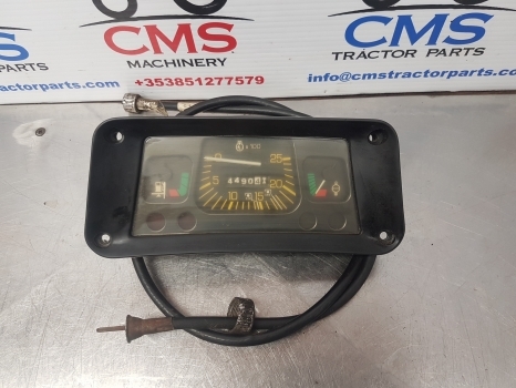 Ford 30 Series 4630 Dash, 3430, 3230, 3930 Board Clock Instrument Panel 83983617 - Salpicadero para Tractor: foto 1 Ford 30 Series 4630 Dash, 3430, 3230, 3930 Board Clock Instrument Panel 83983617 - Salpicadero para Tractor: foto 1