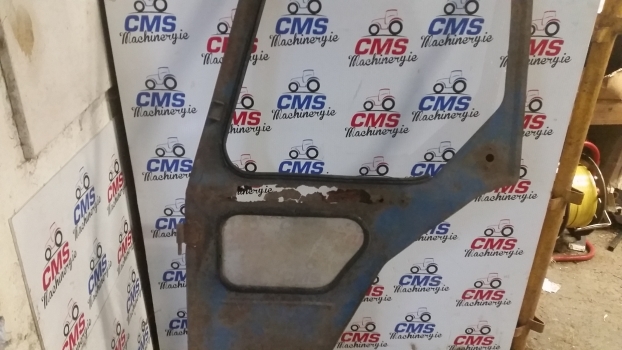 Ford 3120, 4000, 4600, 5600 Cab Door Left 81834250 - Puerta y piezas para Tractor: foto 3 Ford 3120, 4000, 4600, 5600 Cab Door Left 81834250 - Puerta y piezas para Tractor: foto 3