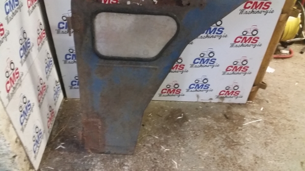 Ford 3120, 4000, 4600, 5600 Cab Door Left 81834250 - Puerta y piezas para Tractor: foto 2 Ford 3120, 4000, 4600, 5600 Cab Door Left 81834250 - Puerta y piezas para Tractor: foto 2