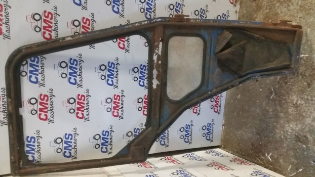 Ford 3120, 4000, 4600, 5600 Cab Door Left 81834250 - Puerta y piezas para Tractor: foto 5 Ford 3120, 4000, 4600, 5600 Cab Door Left 81834250 - Puerta y piezas para Tractor: foto 5
