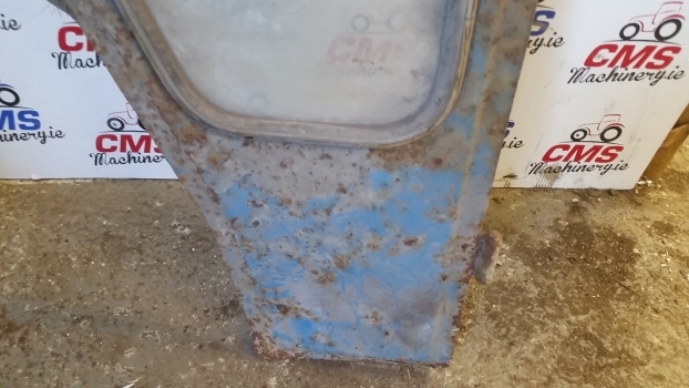 Ford 3600 Ford Cab Door Right. Please Check By Photos. - Puerta y piezas para Tractor: foto 2 Ford 3600 Ford Cab Door Right. Please Check By Photos. - Puerta y piezas para Tractor: foto 2