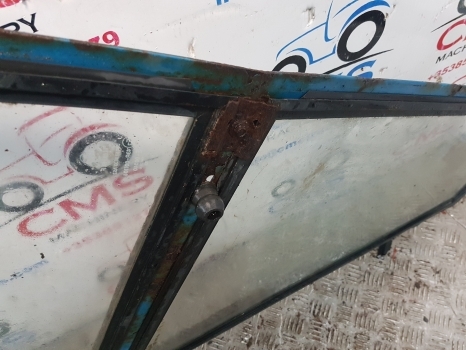 Ford 4110, 5610, 6410, 6610 Lp Cab Door Right 83931994, 83957672 - Puerta y piezas para Tractor: foto 5 Ford 4110, 5610, 6410, 6610 Lp Cab Door Right 83931994, 83957672 - Puerta y piezas para Tractor: foto 5