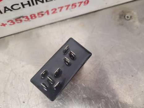 Ford 5640, 6640, 7740, 7840, 8240, 8340 Pto Control Module, Relay 81869818 - Relé: foto 3 Ford 5640, 6640, 7740, 7840, 8240, 8340 Pto Control Module, Relay 81869818 - Relé: foto 3
